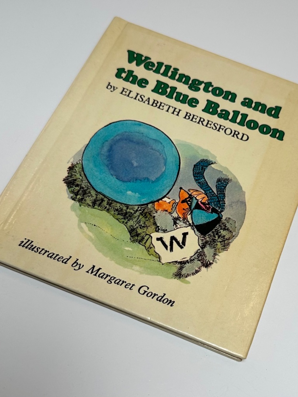 Vintage 1975 Wellington and the Blue Balloon Book Wombles Elisabeth Beresford